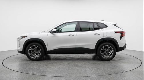 Summit White 2025 Chevrolet Trax LT