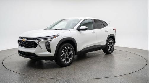 Summit White 2025 Chevrolet Trax LT