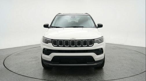 Bright White Clearcoat 2025 Jeep Compass Limited