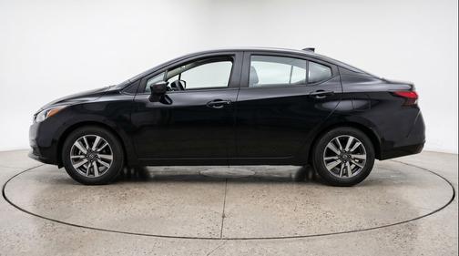 Super Black 2025 Nissan Versa 1.6 SV