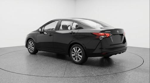 Super Black 2025 Nissan Versa 1.6 SV