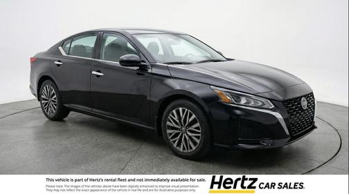 Super Black 2025 Nissan Altima SV FWD