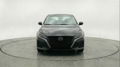 Super Black 2025 Nissan Altima SV FWD