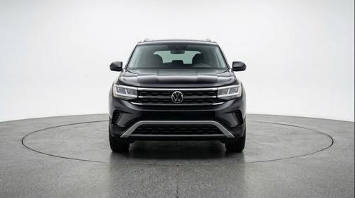 Deep Black Pearl 2026 Volkswagen Atlas 2.0T SE w/Technology