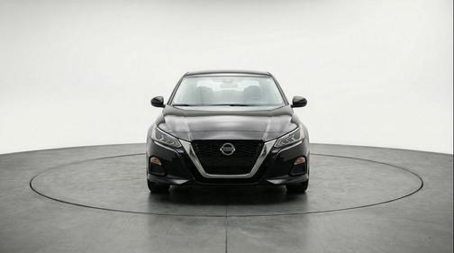 Super Black 2025 Nissan Altima SV FWD