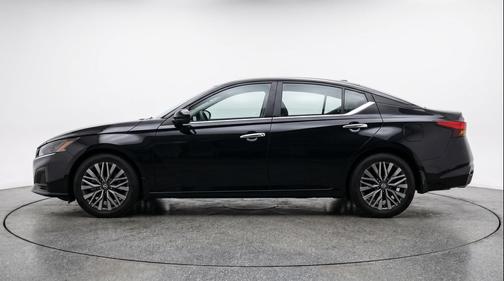 Super Black 2025 Nissan Altima SV FWD