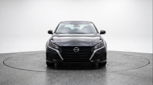 Super Black 2025 Nissan Altima SV FWD