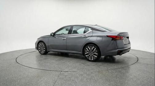 Gun Metallic 2025 Nissan Altima SV FWD