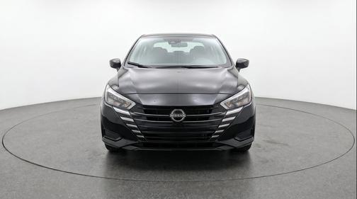 Super Black 2025 Nissan Versa 1.6 SV