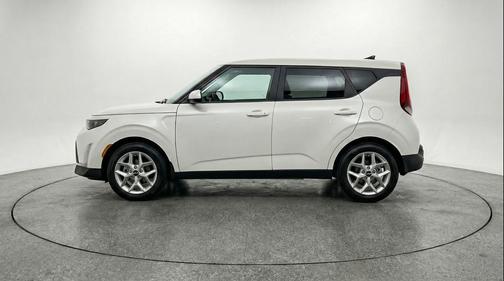 Snow White Pearl 2025 Kia Soul LX