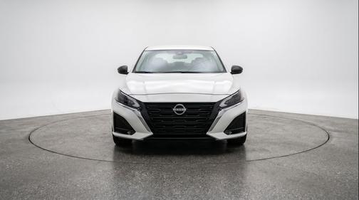 Glacier White 2025 Nissan Altima SV FWD