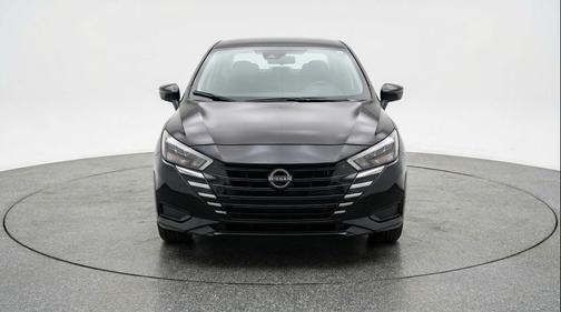 Super Black 2025 Nissan Versa 1.6 SV