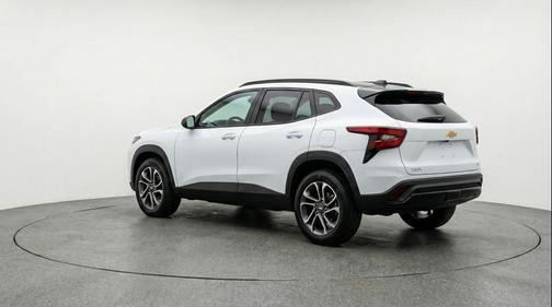 Summit White 2025 Chevrolet Trax LT