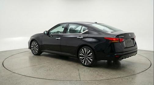Super Black 2025 Nissan Altima SV FWD