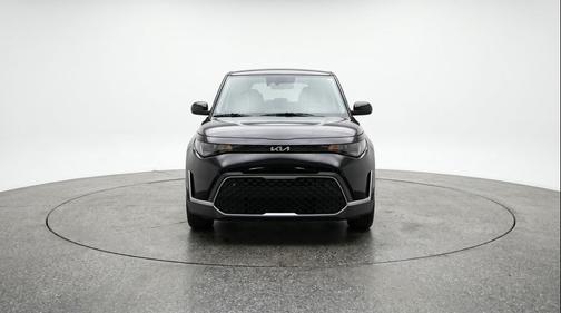 Fusion Black 2025 Kia Soul LX