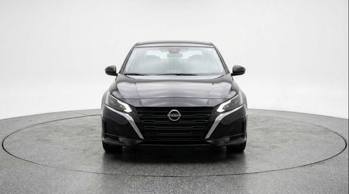 Super Black 2025 Nissan Altima SV FWD