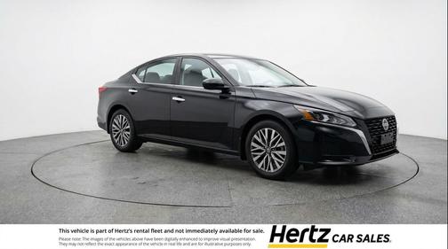 Super Black 2025 Nissan Altima SV FWD