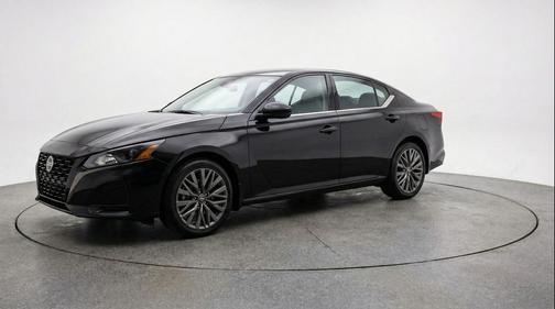 Super Black 2025 Nissan Altima SV FWD