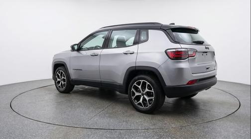 Silver Zynith Metallic Clearcoat 2025 Jeep Compass Limited