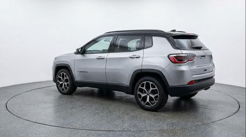Silver Zynith Metallic Clearcoat 2025 Jeep Compass Limited