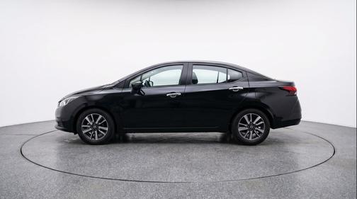 Super Black 2025 Nissan Versa 1.6 SV