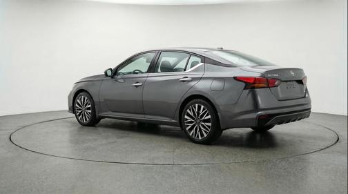 Gun Metallic 2025 Nissan Altima SV FWD