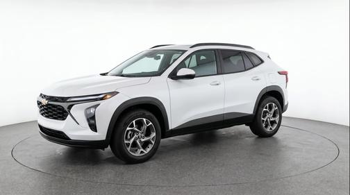 Summit White 2025 Chevrolet Trax LT