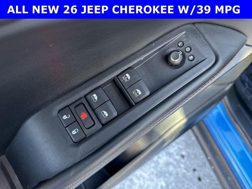 2026 Jeep Cherokee LAREDO/LIMITED