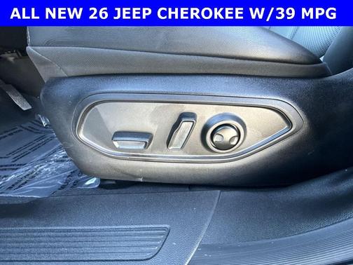 2026 Jeep Cherokee LAREDO/LIMITED