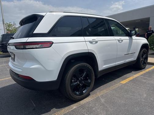 2023 Jeep Grand Cherokee Altitude