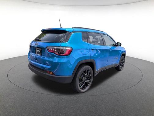 Blue Pearl 2026 Jeep Compass Latitude