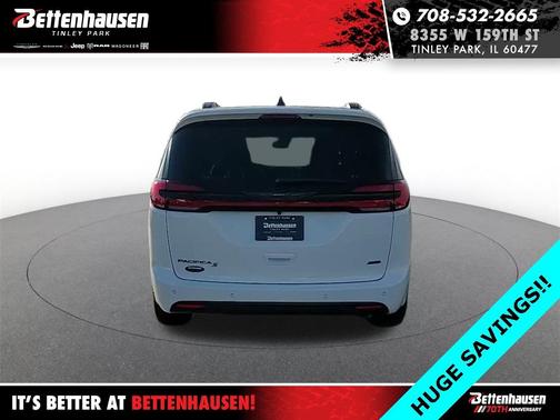 2026 Chrysler Pacifica Select
