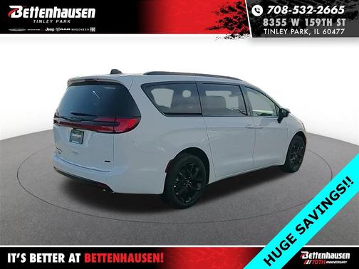 2026 Chrysler Pacifica Select