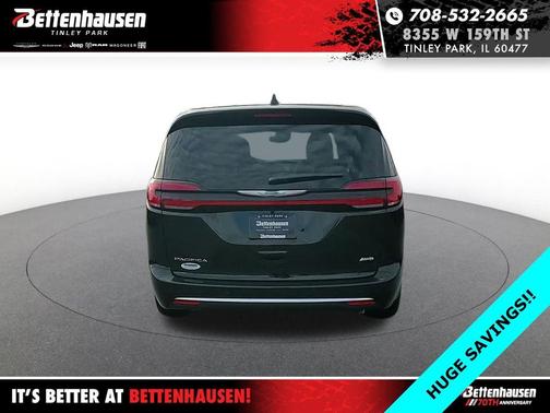 2026 Chrysler Pacifica Select