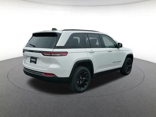 2026 Jeep Grand Cherokee Laredo