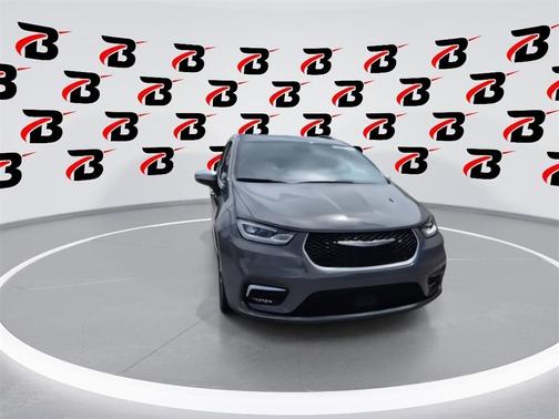2025 Chrysler Pacifica Hybrid Pinnacle