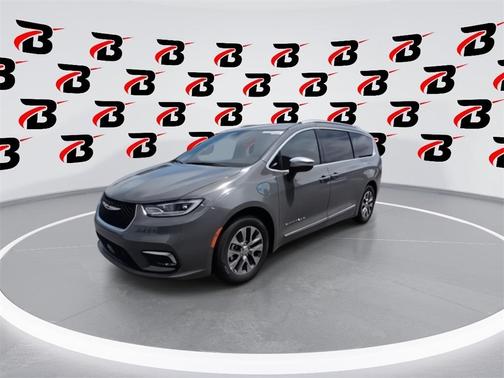 2025 Chrysler Pacifica Hybrid Pinnacle