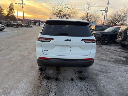 2024 Jeep Grand Cherokee L Laredo