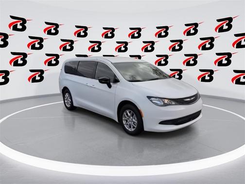 2026 Chrysler Voyager LX