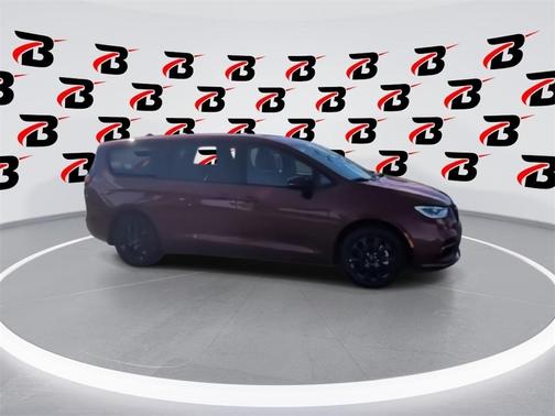 2026 Chrysler Pacifica Hybrid Select