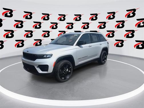 2025 Jeep Grand Cherokee Laredo