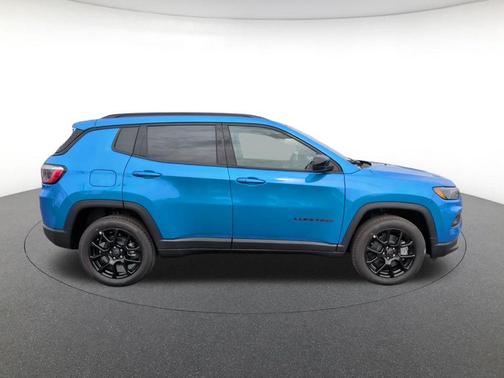 Hydro Blue Pearlcoat 2026 Jeep Compass Latitude