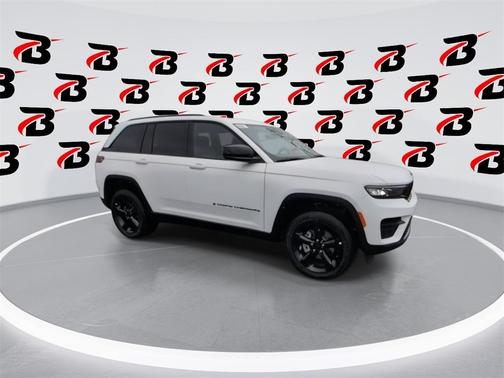 2025 Jeep Grand Cherokee Laredo