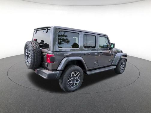 Granite Crystal Clearcoat Metallic 2026 Jeep Wrangler Sahara