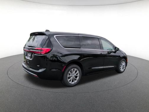 Diamond 2027 Chrysler Pacifica SELECT