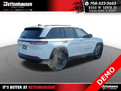 2025 Jeep Grand Cherokee Laredo