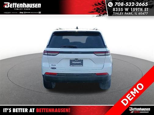 2025 Jeep Grand Cherokee Laredo