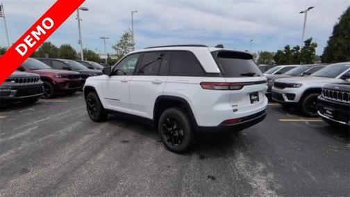 2025 Jeep Grand Cherokee Laredo