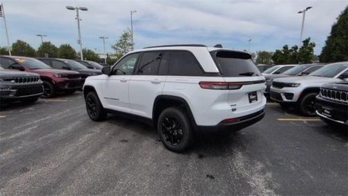 2025 Jeep Grand Cherokee Laredo