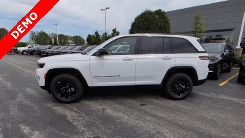 2025 Jeep Grand Cherokee Laredo